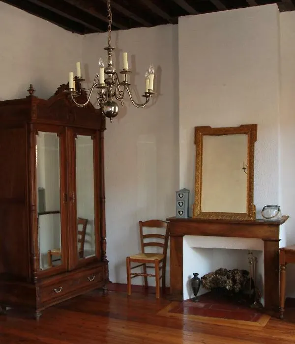 Chambre cozy et Salon de 60 m2 au coeur de la cité-1